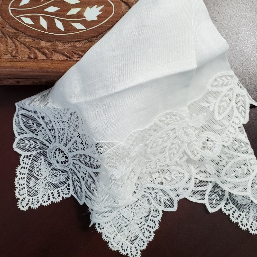Vintage Lace Hanky / Bridal Lace